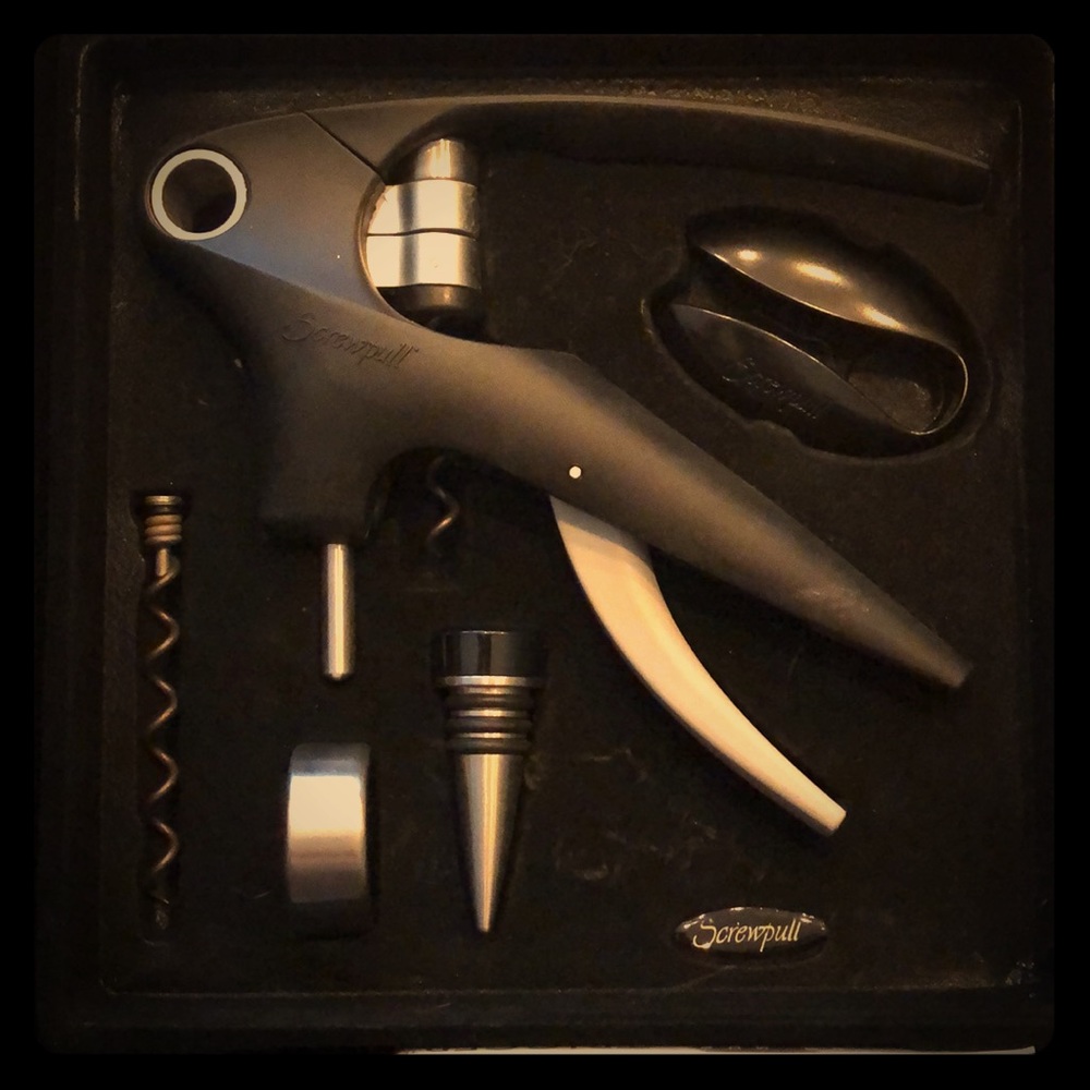 Screwpull trigger wine opener set